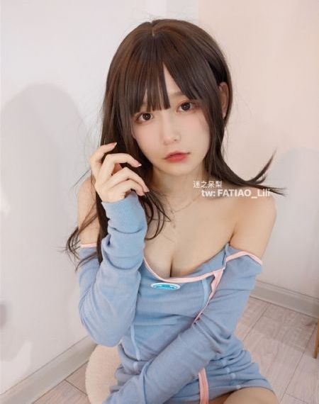 变成黑皮肤女孩和朋友在一起动画_720日韩电影在线