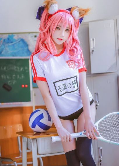 皇上捏住宫女的巨峰_DVD全集免费播放