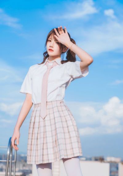 横内晶_国产无码网页在线观看